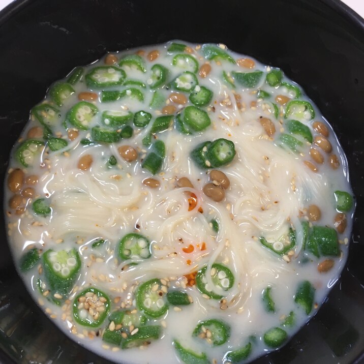 坦々麺風♪冷たい納豆ミルクそうめん